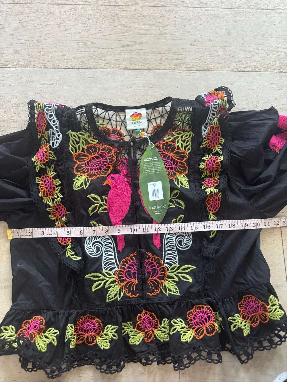 New FARM Rio Black Richelieu Lace and Eyelet Puff Sleeve Blouse - Picture 7 of 8